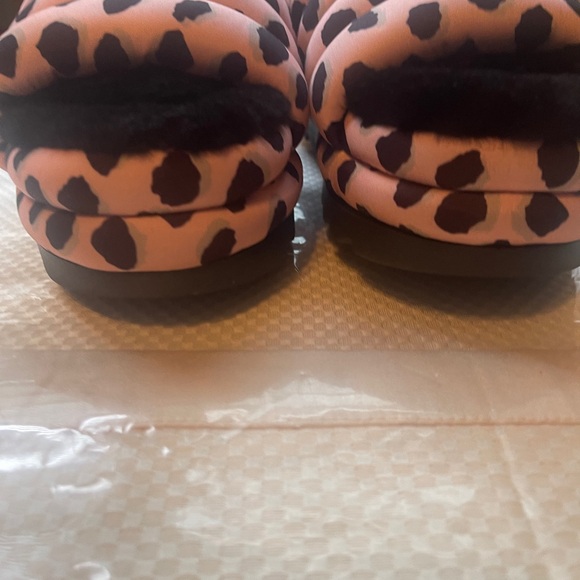 UGG Pink Cheetah slides - Picture 2 of 9